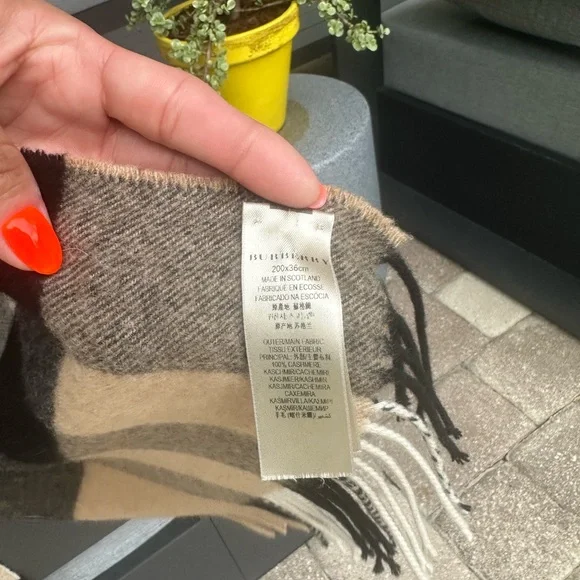 Burberry Checkered Wool Scarf in Tan and Black - Picture 8 of 9